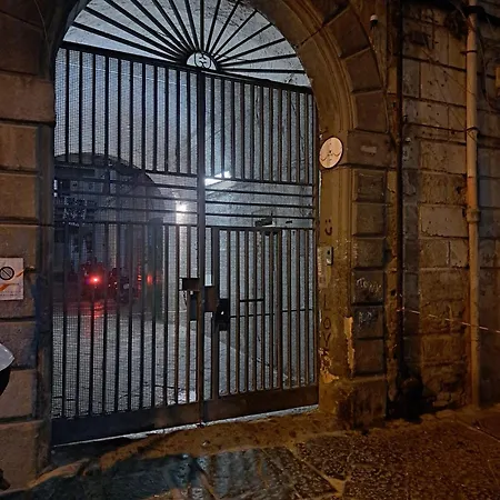 Casa Nobilta, Luminosa Nel Cuore Autentico Di - Sanita Apartment